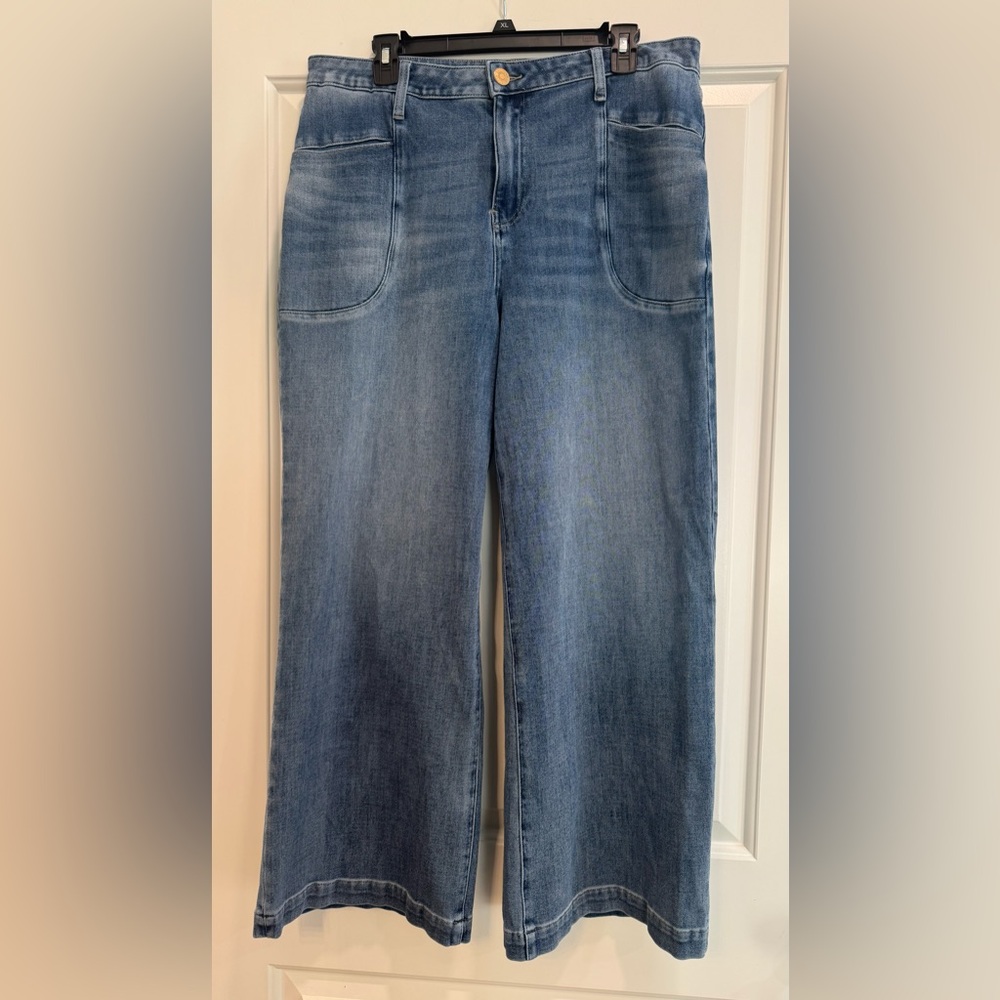 Kut from the Kloth Wide-Leg Jeans in Medium Blue